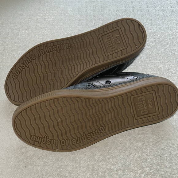 Civic Duty Sneakers - Picture 6 of 9